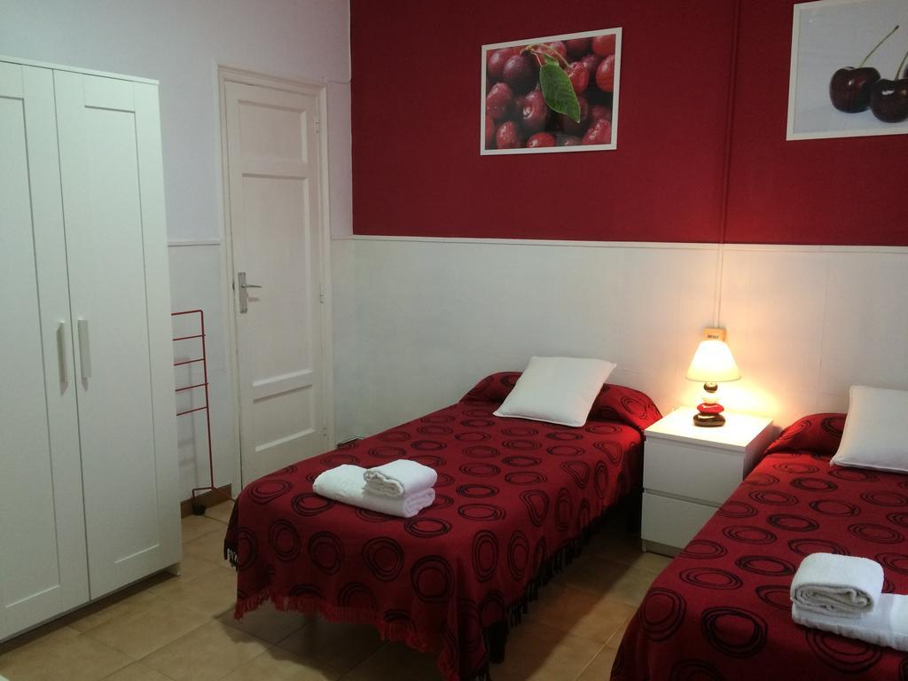 Hostal Valls Барселона Номер фото