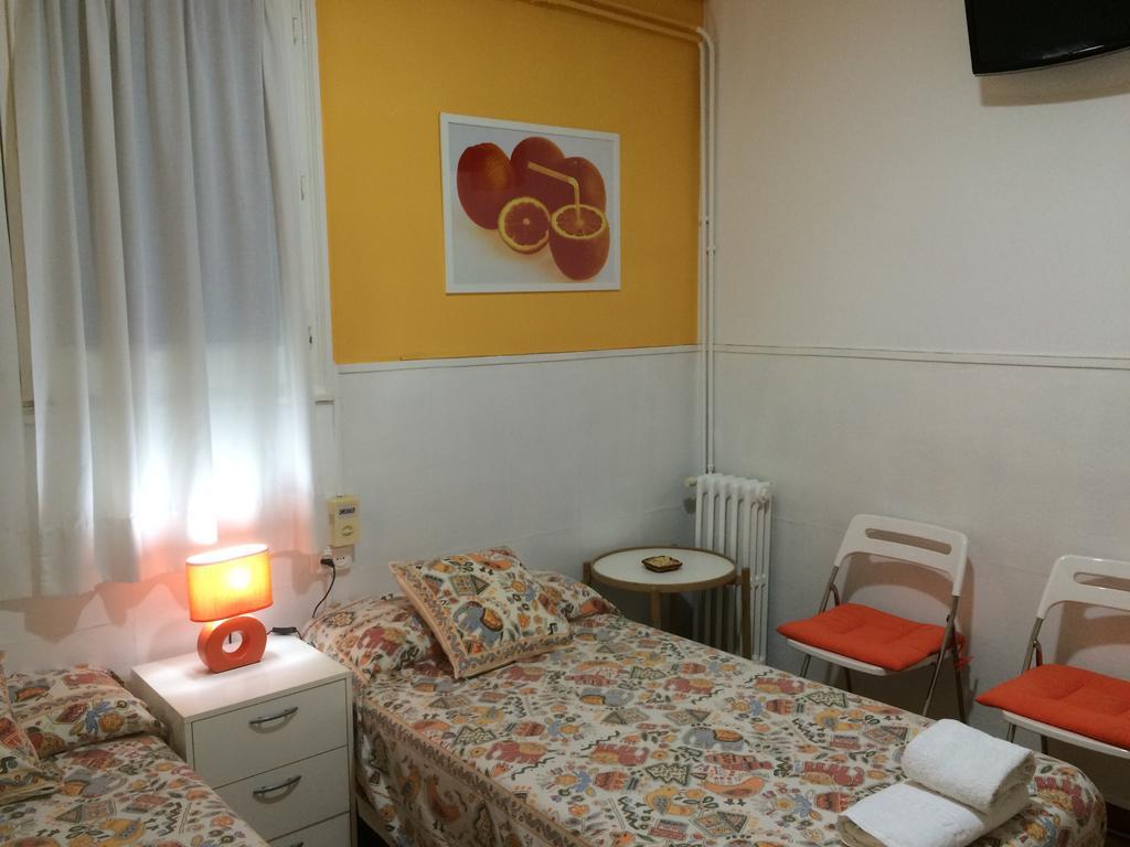 Hostal Valls Барселона Номер фото