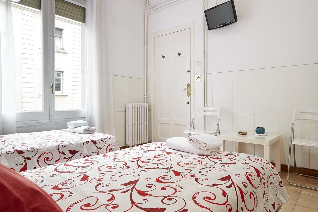 Hostal Valls Барселона Екстер'єр фото