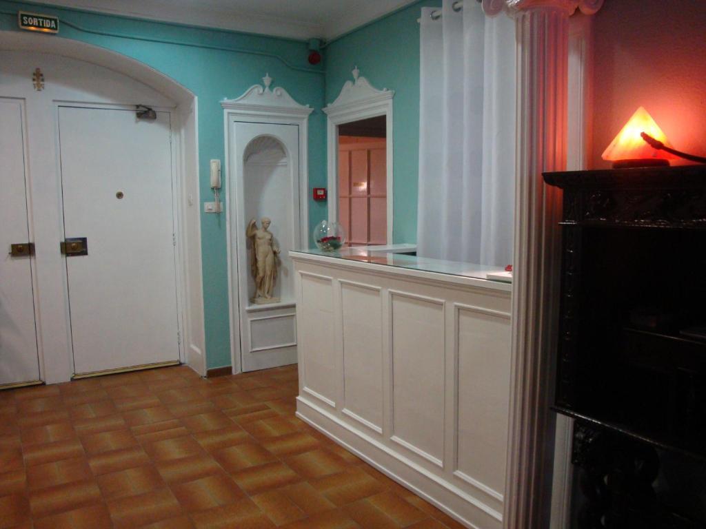 Hostal Valls Барселона Екстер'єр фото