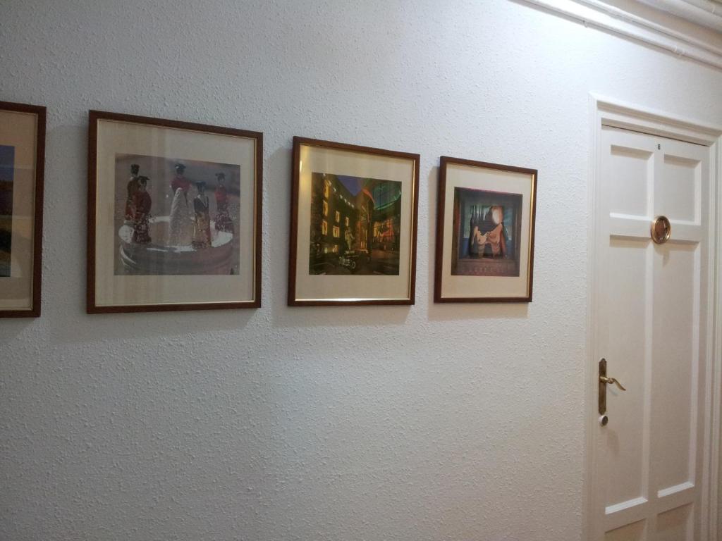Hostal Valls Барселона Екстер'єр фото